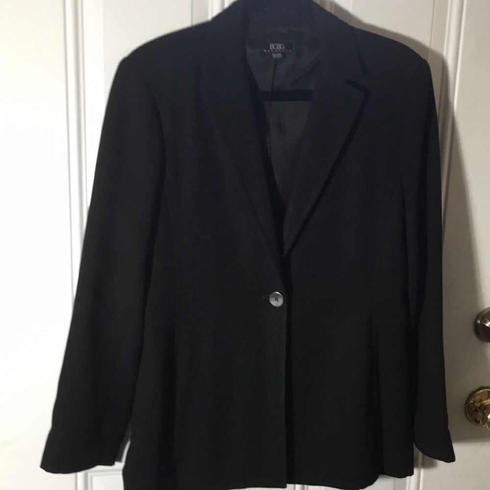 BCBG Maxazria vintage woman’s black one button dress jacket blazer.  Made in USA